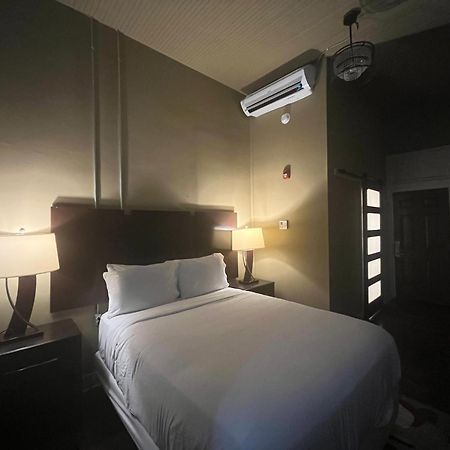 The Skylight Hotel Greenville Exterior foto